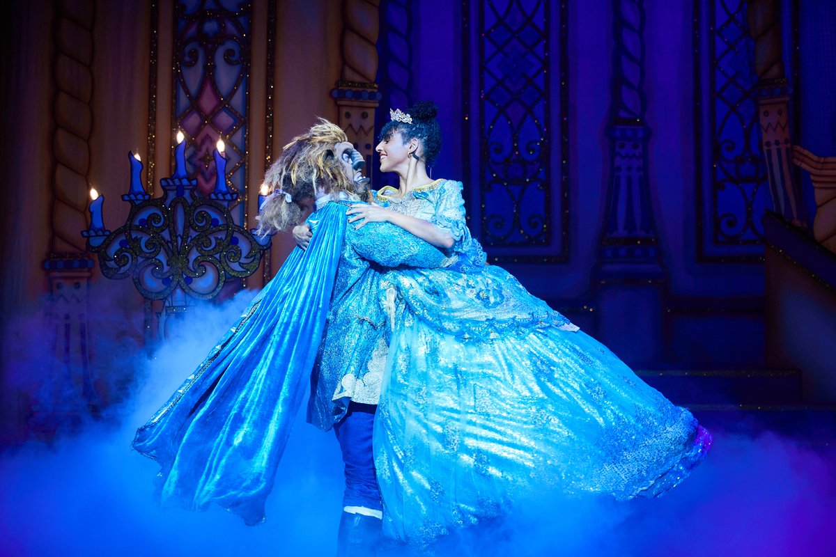 CornExchange's tweet photo. Our cast and crew have been working extremely hard in rehearsals to bring you this amazing show✨ 

It’s glittery, magical and absolutely hilarious, &amp; we cannot wait for you to see it. Good luck guys, break a leg!
📸- The Other Richard

Book now: https://t.co/UdPPezkjef

#Newbury https://t.co/qkgxVuKWB3