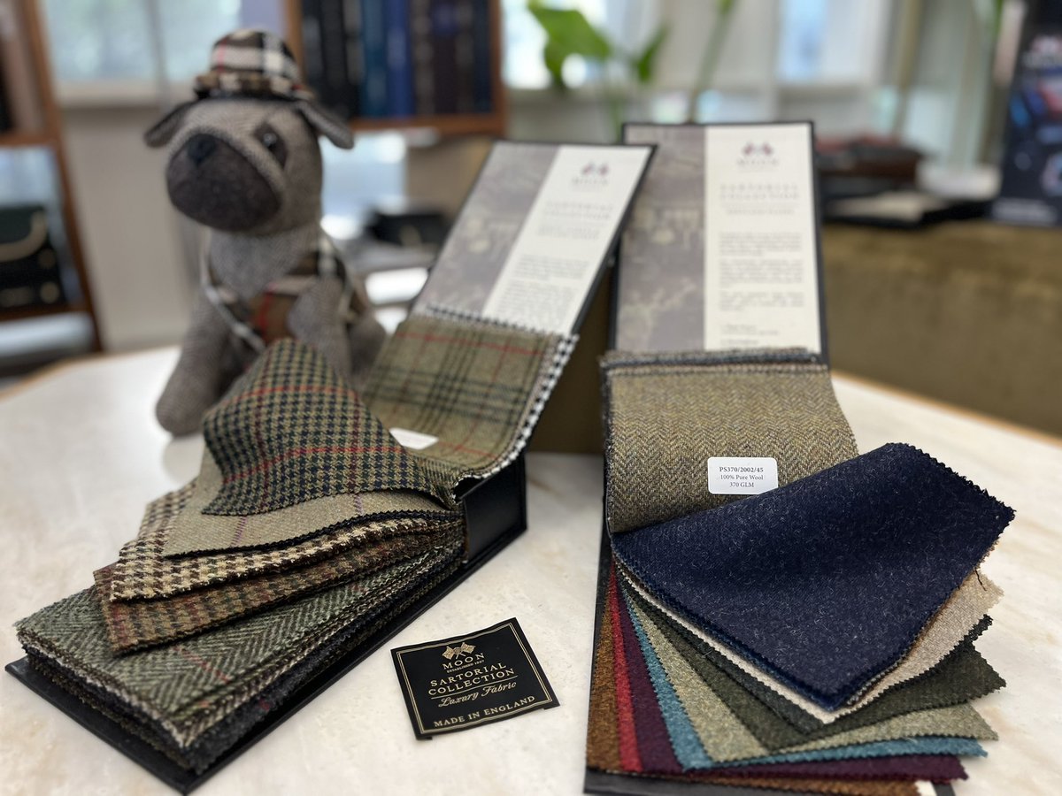 storythestudy's tweet photo. 【新バンチコレクション入荷】

英国からMoonのサルトリアルコレクションが届きました。
膨らみとハリのある生地は、ジャケット、コート、ワンピースなどに最適な素材です。
明日25日から東京ミッドタウン日比谷店で展開します。

只今、日比谷店にてチェスターコートオーダー開催中！

#ツイード https://t.co/e65n7RFSJg