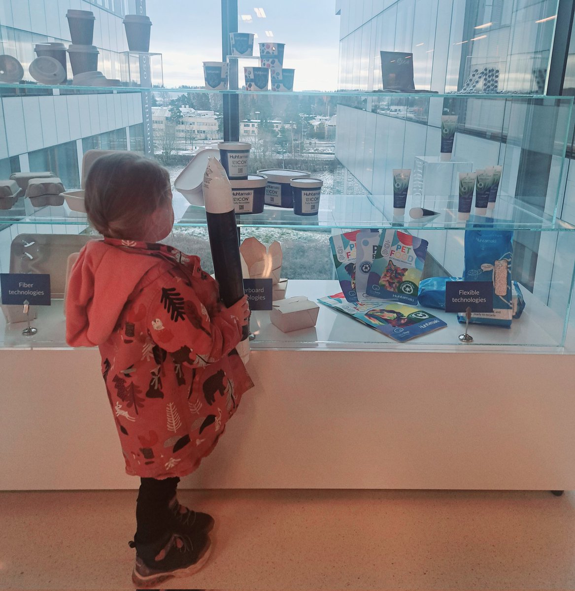 "Paras päivä ikinä" - yksimielinen tuomio Lapsi mukaan töihin -päivästä. Kiitos <a href="/HuhtamakiGroup/">Huhtamaki</a> hienoista järjestelyistä, lapsen mukaan tosin parasta oli hissillä kulkeminen.