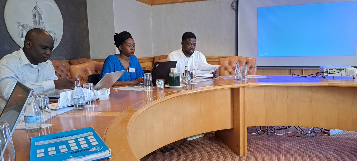The last Board Meeting of the year has kicked off at the Meikles Hotel in Harare, Zimbabwe!  💪

La dernière réunion du conseil d'administration de l'année a débuté à l'hôtel Meikles à Harare, au Zimbabwe ! 💪