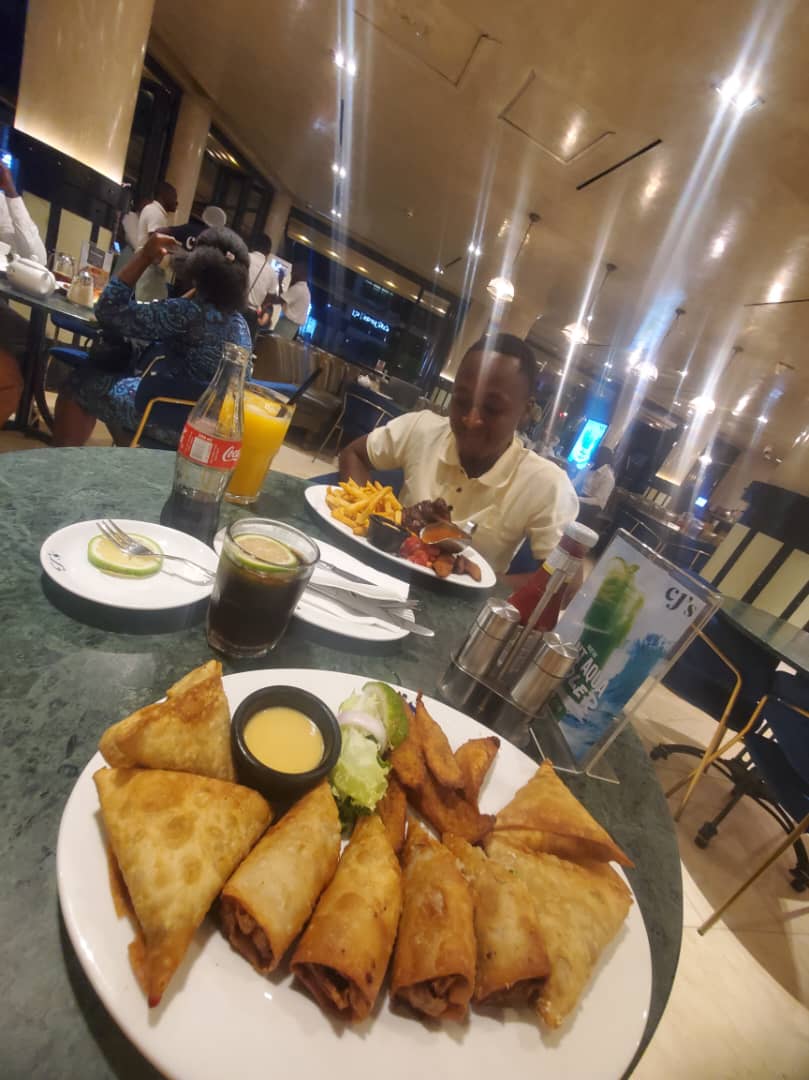 KarksMerlin's tweet image. Naye 😂😂😂😂😂 ani afuga egwanga lino🤔🤔🤔🤔