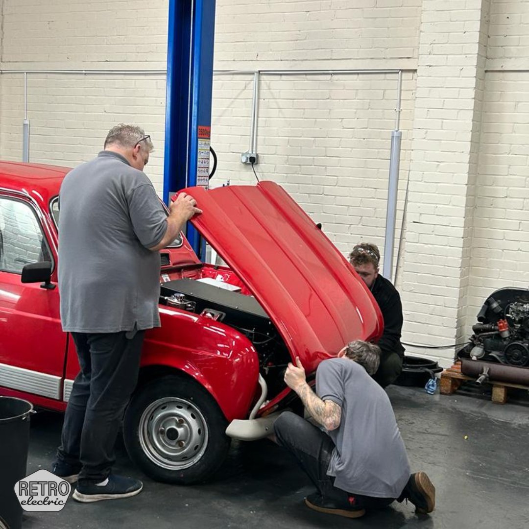 retroelectrics1's tweet photo. Take a look at this little French classic #evconversion! 

The Renault 4 was a hit when it was introduced in the 1960's and still has a massive following today. 

Now it's all-electric and a lot of fun. What do you think? 

#retroelectrics #renault #renault4 #classicrenault https://t.co/w9MyOHVmfb