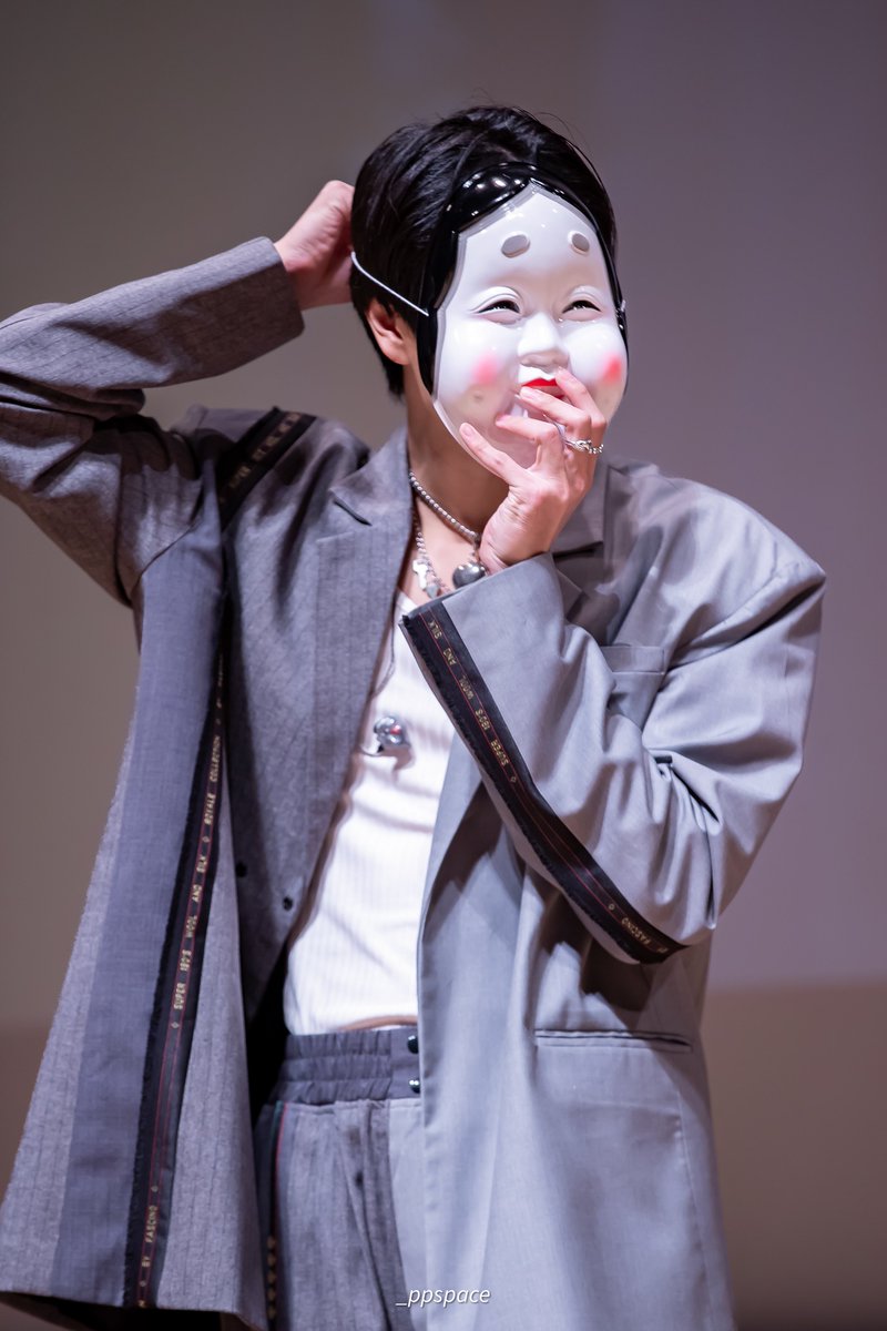 _ppspace's tweet photo. รอบนี้เจ้าพุแพ้เกม บทลงโทษให้ใส่หน้ากาก

 #PPcelebratewinterOsaka
#phuwintang @phuwintang https://t.co/6EvsmvfPQx