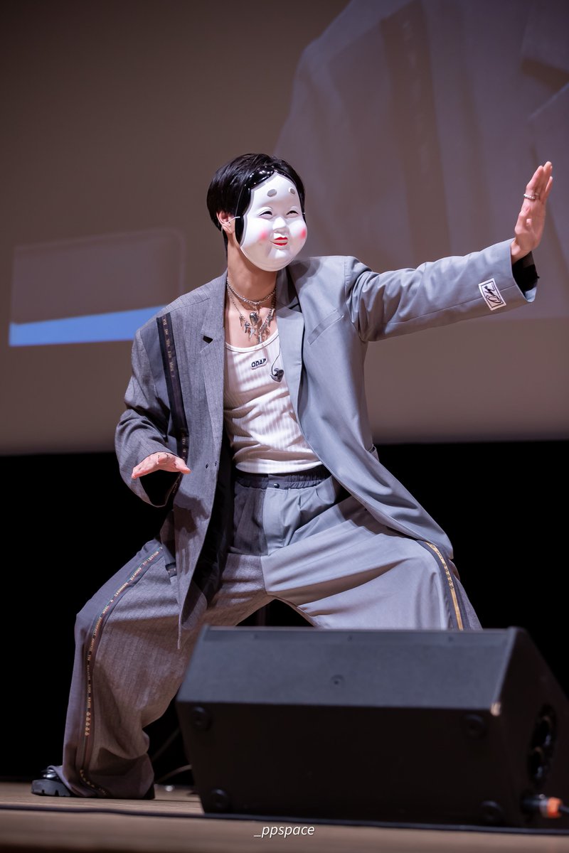_ppspace's tweet photo. รอบนี้เจ้าพุแพ้เกม บทลงโทษให้ใส่หน้ากาก

 #PPcelebratewinterOsaka
#phuwintang @phuwintang https://t.co/6EvsmvfPQx