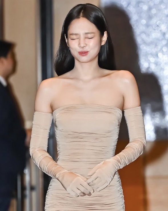 firejennie's tweet photo. jennie                                       nini https://t.co/IznnsXYlCO