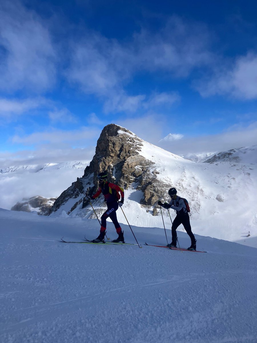 MADOC_ET's tweet photo. El Equipo de Esquí de la Escuela Militar de Montaña y Operaciones Especiales #EMMOE_ET del #EjércitodeTierra🇪🇸 realiza sus fases de concentración en las localidades alpinas de #Bessans y #Tignes en Francia🇫🇷, previas al inicio de una temporada de competiciones muy exigente. https://t.co/kRskEgBKiJ