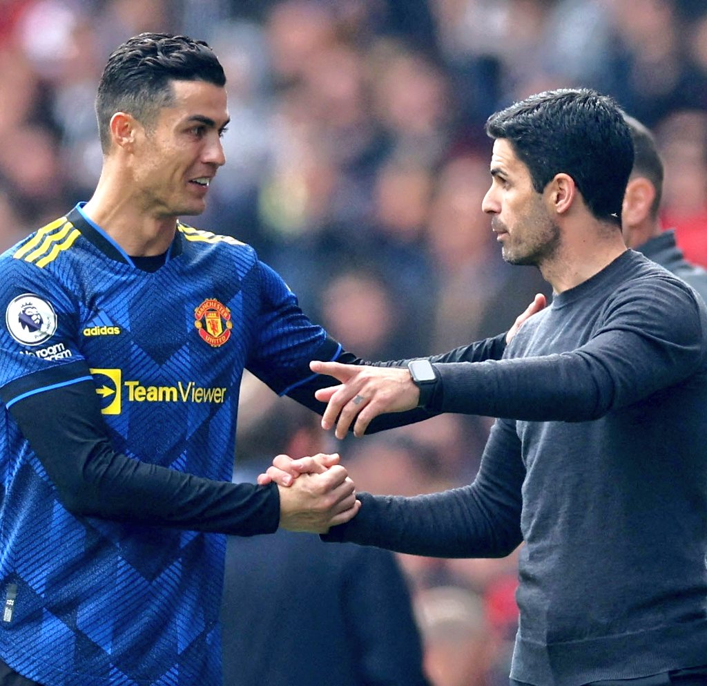 TeamCRonaldo's tweet image. 🚨 Mikel Arteta picks Cristiano Ronaldo in his best 6-players of all-time team.