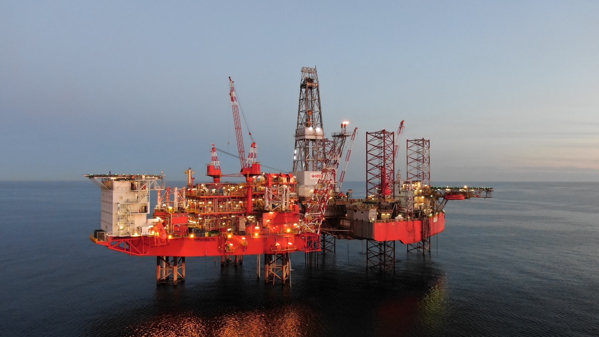EnergaSA's tweet photo. LOTOS Petrobaltic przez kolejne dwa lata będzie korzystać z łączności krytycznej #TETRA, dostarczanej przez #Enspirion z Grupy #ORLEN. To kluczowe narzędzie komunikacji w operacjach morskich, gwarantujące pewność, jakość i bezpieczeństwo połączeń.
#Energa
https://t.co/4nJ3WviVmi https://t.co/VlJ3BolFIx
