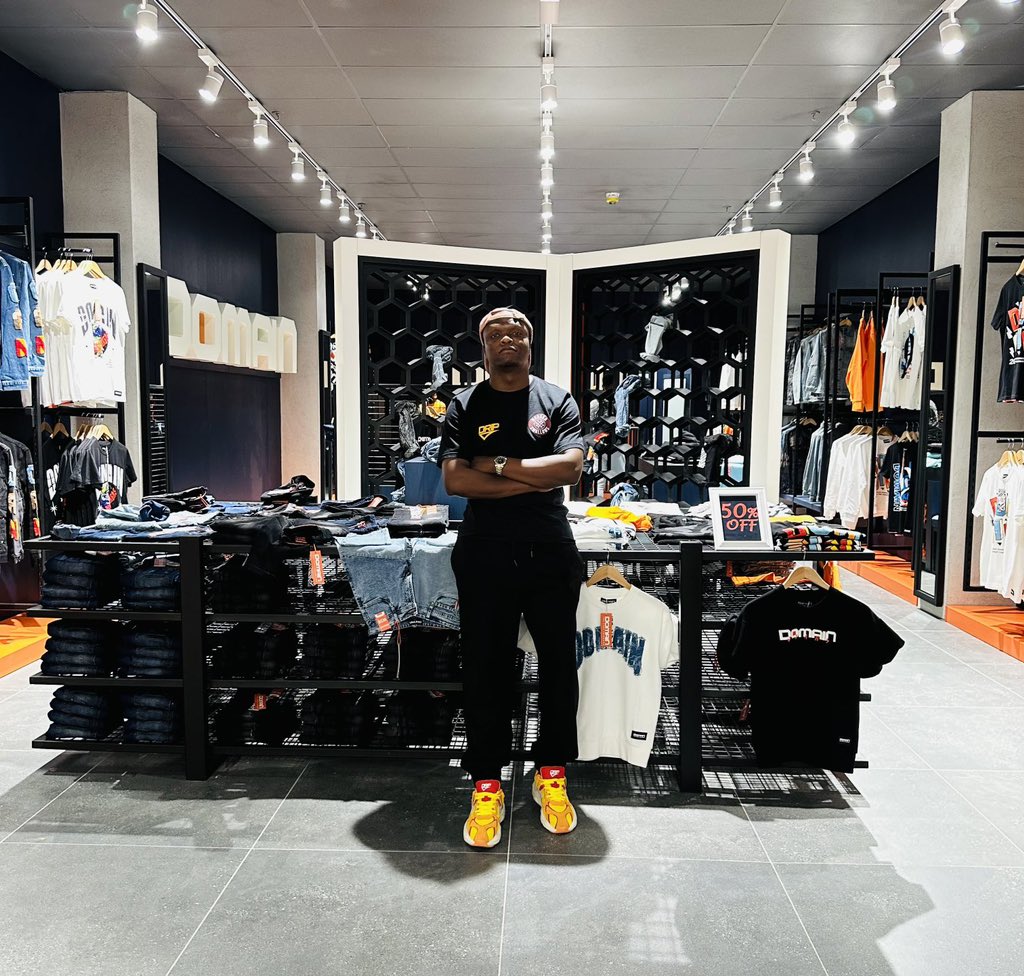 ChrisExcel102's tweet image. This man’s work ethic ethic is insane 

2nd Store is officially Open @DomainJeans at @BTNgebsCity_ in Mthatha. 

Black Brother fly 🔥🔥
