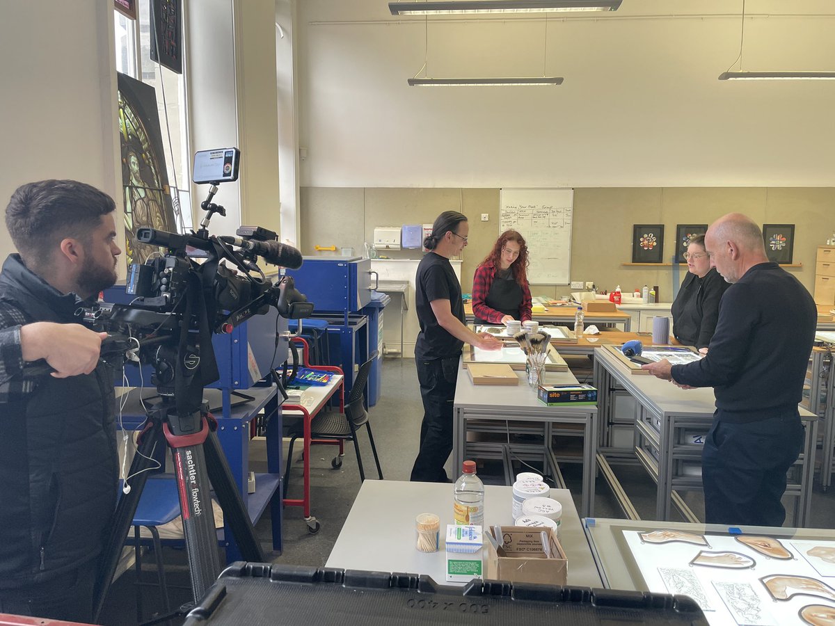 UWTSD's tweet photo. Delighted to welcome @owen_garry from @BBCWalesNews to the launch of our new Stained Glass Apprenticeship programme at UWTSD’s Swansea College of Art today.

#degreeapprenticeships 

https://t.co/cKDVuc9i2l https://t.co/uUtqeSHxvc