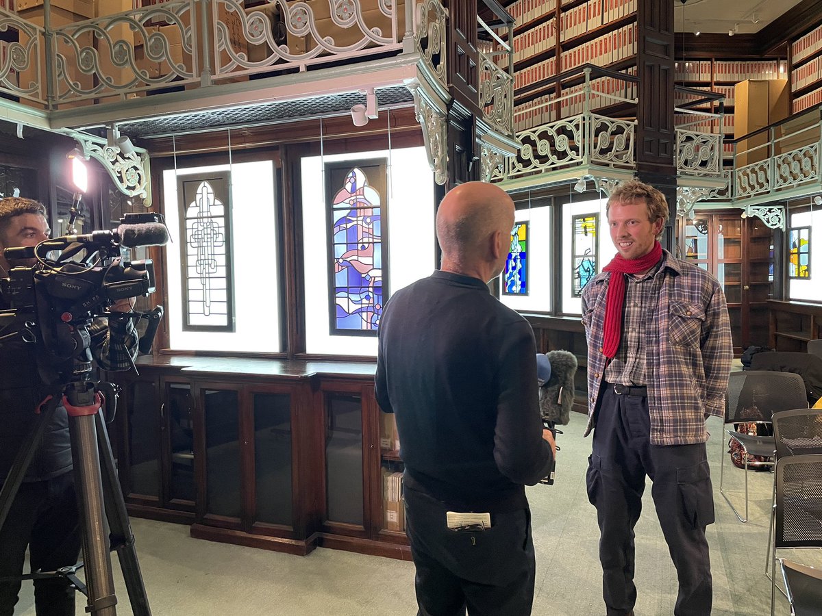 UWTSD's tweet photo. Delighted to welcome @owen_garry from @BBCWalesNews to the launch of our new Stained Glass Apprenticeship programme at UWTSD’s Swansea College of Art today.

#degreeapprenticeships 

https://t.co/cKDVuc9i2l https://t.co/uUtqeSHxvc