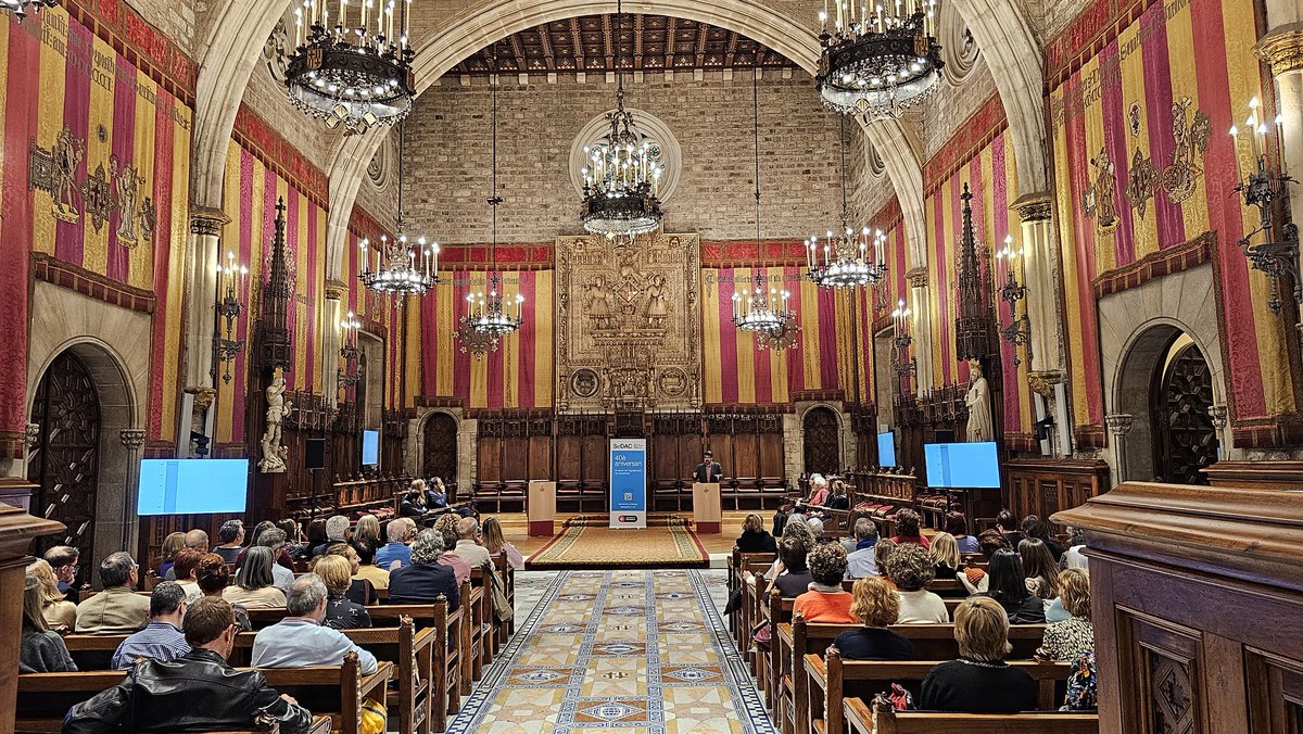 NoeliHermosilla's tweet photo. El Servei de Documentació i Accés al Coneixement (SEDAC) celebra el 40è aniversari al servei de l'@bcn_ajuntament i la ciutadania. Gràcies @cobdc @ignasi @genisroca https://t.co/Xp2rbaRUix