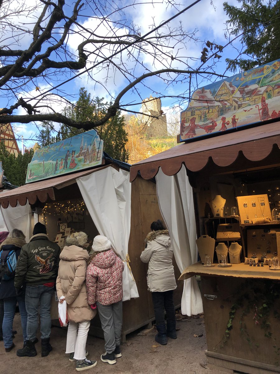 visitKB's tweet image. Ouverture ce matin du #marchedenoel de #kaysersberg ! Dès aujourd'hui jusqu'au 17/12, les vendredis, samedis et dimanches de 10h à 20h ainsi que le 18 et le 19/12, RDV sur le marché de Noël authentique et artisanal !
#alsace #Noelenalsace #Noel