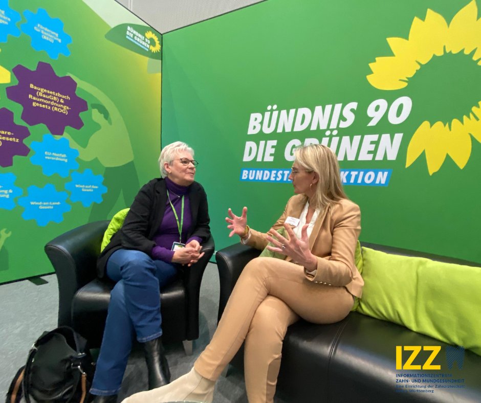 izz_bw's tweet image. IZZ-Fachbeirätin Dr. Jutta Vischer (rechts) mit der Bundestagsabgeordneten Maria Klein-Schmeink. In dem intensiven Gespräch ging es u.a um die drohende #Unterversorgung in der Fläche und die investorenbetriebenen #MVZ (i-MVZ). 
Foto: Cornelia Schwarz
#bdk23 #zähnezeigen #izzbw