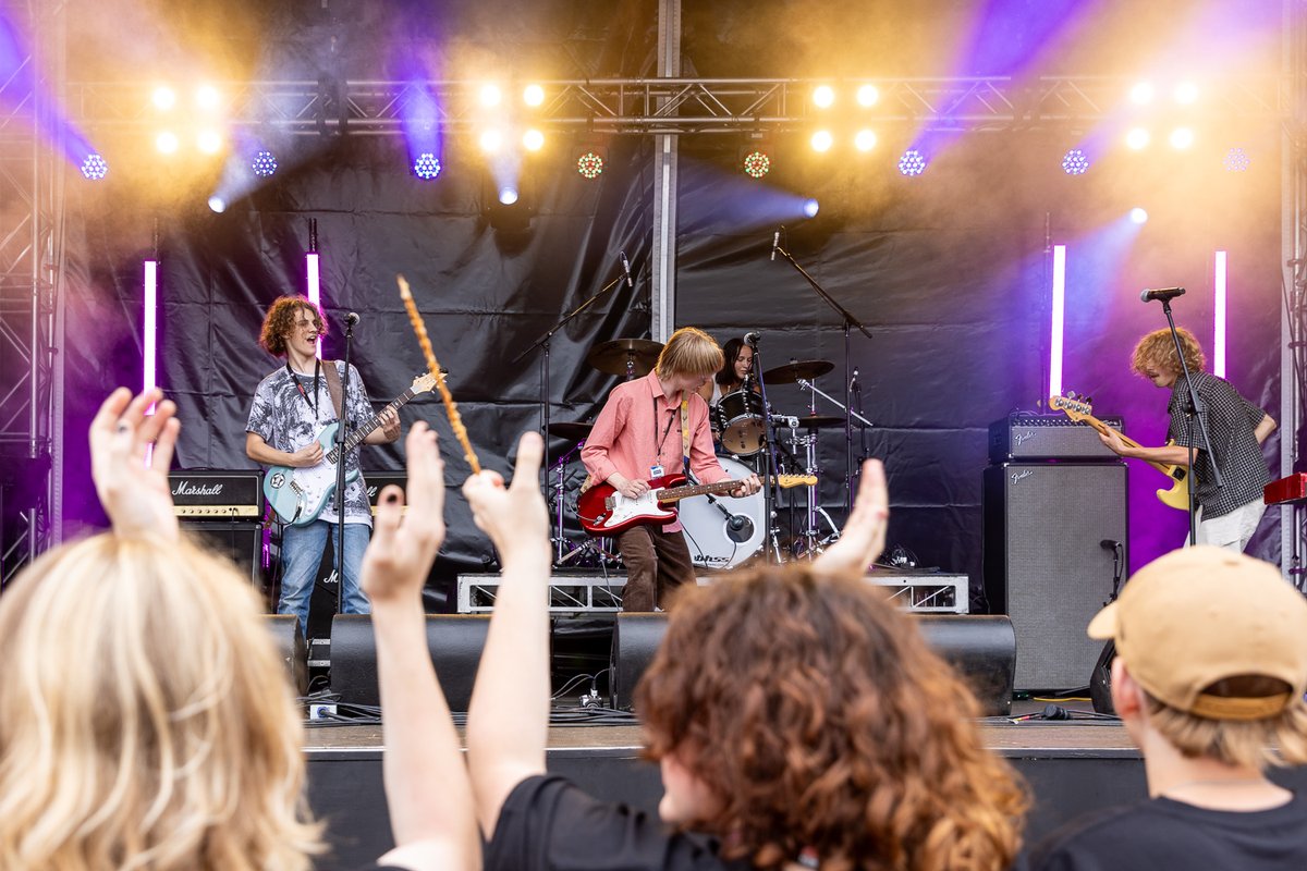 SchoolsSpec's tweet photo. ๐ฅ We were blown away by the Surround Sound semi-finals at SpecFest. Make sure you get along to see them play tomorrow!
โจ SpecFest will run tomorrow from 11:00 am to 12:30 pm and from 3:30 pm to 6:30 pm. https://t.co/pu8dSNofPU
#SpecFest #SchoolsSpectacular2023 #SurroundSound https://t.co/DtMMroCotf