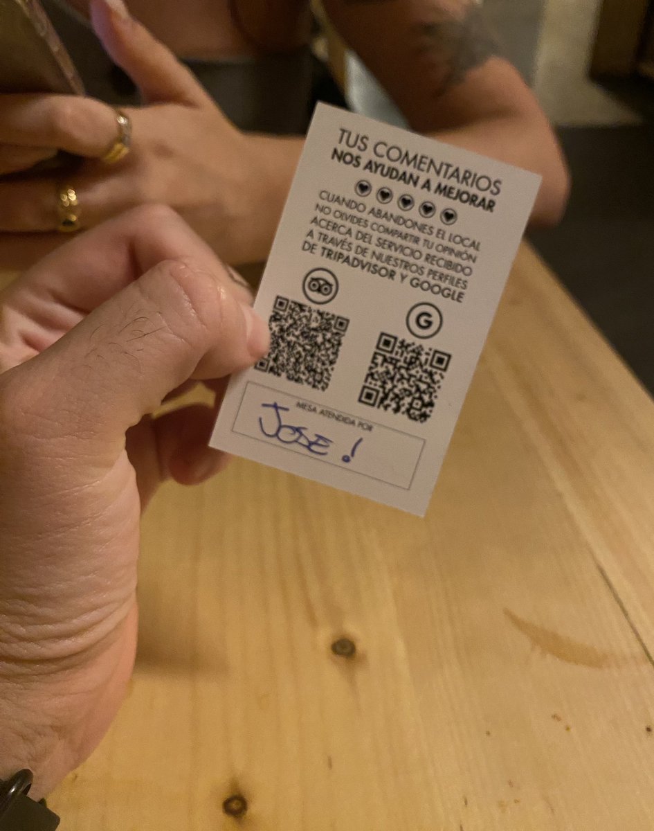 AlanKarakus's tweet photo. El otro día fuimos a cenar y me llamó especialmente la atención este detalle después de cenar.
El restaurante tiene un 4.7 con 2170 opiniones en Google, los que somos local guide sabemos lo complicado que es tener puntuaciones por encima de 4.5, ¿casualidad? #getfeedback https://t.co/X2QeMQQGyU