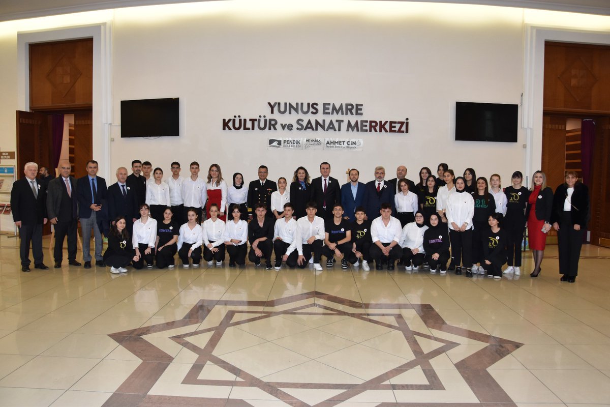 "24 Kasım Öğretmenler Günü" İlçe Kutlama Programı Yunus Emre Kültür Merkezi'nde Gerçekleşti.

pendik.meb.gov.tr/www/icerik_gor…

#SayendeÖğretmenim
