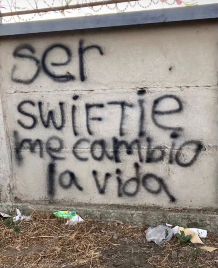httpskiss's tweet photo. — Personajes masculinos que para mí son re swifties y su canción fav. https://t.co/56kKYiEa3W