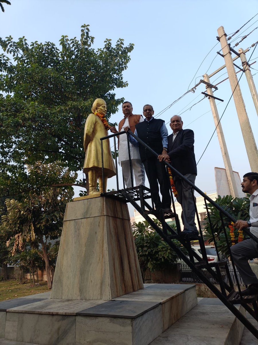 unispur1's tweet photo. किसानों के मसीहा गरीब किसान मजदूर के रखवाले दीनबंधु सर छोटू राम जी की जयंती पर सादर नमन https://t.co/q61qxC5VBN