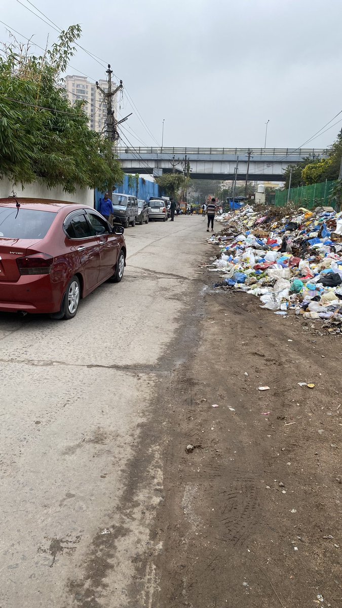 Kohesarwelfare's tweet photo. @KTRBRS @KTRoffice @BRSparty @TelanganaCMO @GHMCOnline @GadwalvijayaTRS @CommissionrGHMC @DRonaldRose @rajeshforhelp @magantigopimla @MohdRashedFaraz @asadowaisi 
#swachbharath
Its been 24 days complain raised no action taken yet. https://t.co/HMYp9lkI9d