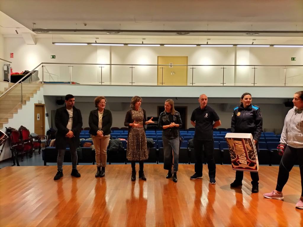 ponteareas_gal's tweet photo. 🟣💪🏼 Mulleres valentes de Ponteareas fortalecendo coñecementos nas xornadas de autodefensa contra a violencia de xénero. Gracias @FedGallegaLucha #Agasp e @Xunta por promover este tipo de actividades.

💜 Un paso importante cara á seguridade e equidade na nosa comunidade! https://t.co/6fLP4ZllHV
