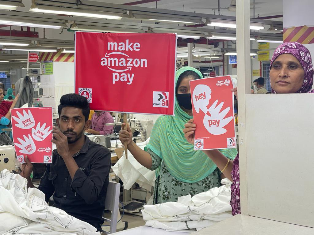 Bangladeshi garment workers demand a minimum wage, a union and Amazon #signtheAccord.
With our brothers and sisters all over the world, we #MakeAmazonPay
#PayTaxes
#PayforClimate #BlackFriday
@IndustriAll_GU @ProgIntl @uniglobalunion @amazon