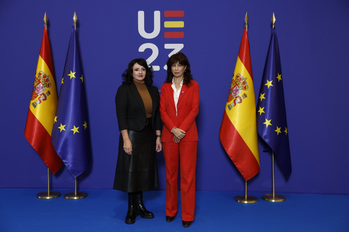 EspanaenUE's tweet photo. @IgualdadGob @EU_Commission #EPSCO | 📸 La ministra española de Igualdad, Ana Redondo, recibe a la comisaria europea Helena Dalli y a los ministros y ministras de la UE en la reunión informal ministerial de Igualdad en Pamplona.

🔗 Más fotografías: https://t.co/sXUbzlmMIW

#EU2023ES https://t.co/6lTMUSaTzN