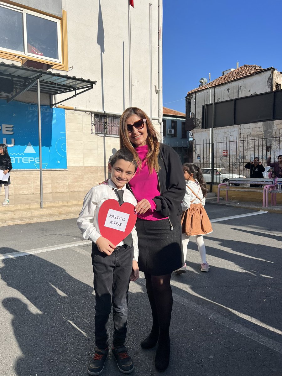 basakkaris's tweet photo. İyi ki öğretmenim ❤️❤️❤️

@IlokulKayatepe https://t.co/xxCdM6F60J