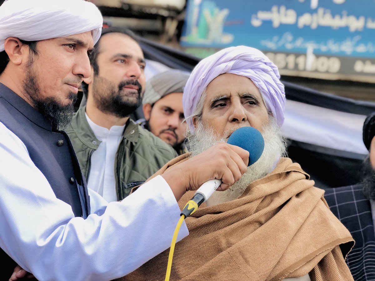 MSyedGoharShah's tweet photo. #چارسدہ جمعیت علماء اسلام ضلع چارسدہ میں قائد ملت اسلامیہ مولانا فضل الرحمان صاحب کے حکم پر اظہارِ یکجھتی فلس3 اجتماع سے ضلعی امیر مولانا سید محمد گوہر شاہ صاحب نے ولولہ انگیز خطاب فرمایا ۔

#یوم_یکجہتی_فلسطین https://t.co/W91RJCnXsN
