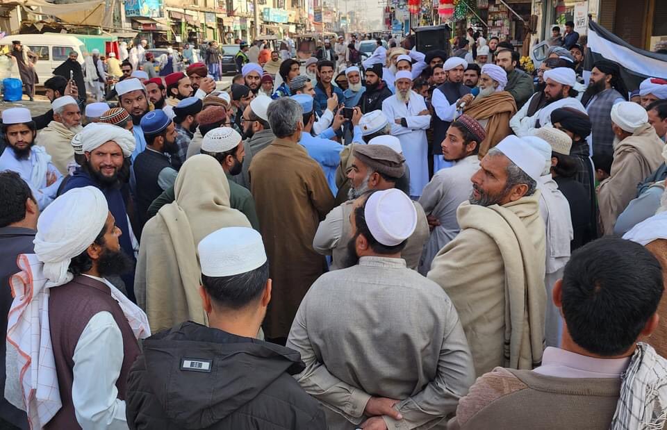 MSyedGoharShah's tweet photo. #چارسدہ جمعیت علماء اسلام ضلع چارسدہ میں قائد ملت اسلامیہ مولانا فضل الرحمان صاحب کے حکم پر اظہارِ یکجھتی فلس3 اجتماع سے ضلعی امیر مولانا سید محمد گوہر شاہ صاحب نے ولولہ انگیز خطاب فرمایا ۔

#یوم_یکجہتی_فلسطین https://t.co/W91RJCnXsN