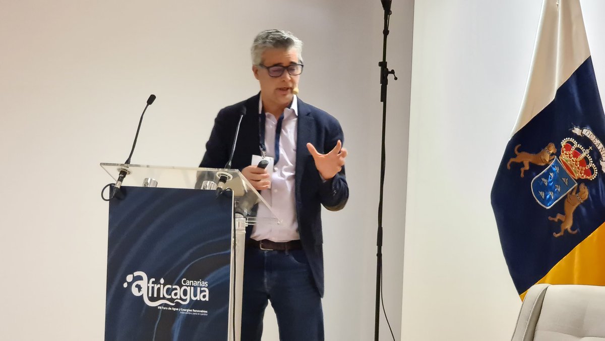 ITCCANARIAS's tweet photo. #Africagua2023 | Daniel Henríquez, ITC: "Proyectos como #ReffectAfrica y #Microgridblue nos han permitido llevar tecnología a poblaciones rurales de #África para implementar soluciones energéticas sostenibles como la microrred eléctrica instalada en #Ghidakar, Senegal" https://t.co/6wndzRuoAP