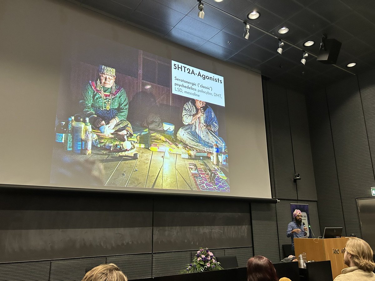 erikadyckhist's tweet photo. @mnvrsngh is unpacking the hypothesis that psychedelics are part of ancient shamanic practices #psty #psychedelics https://t.co/RKBWEACZaM