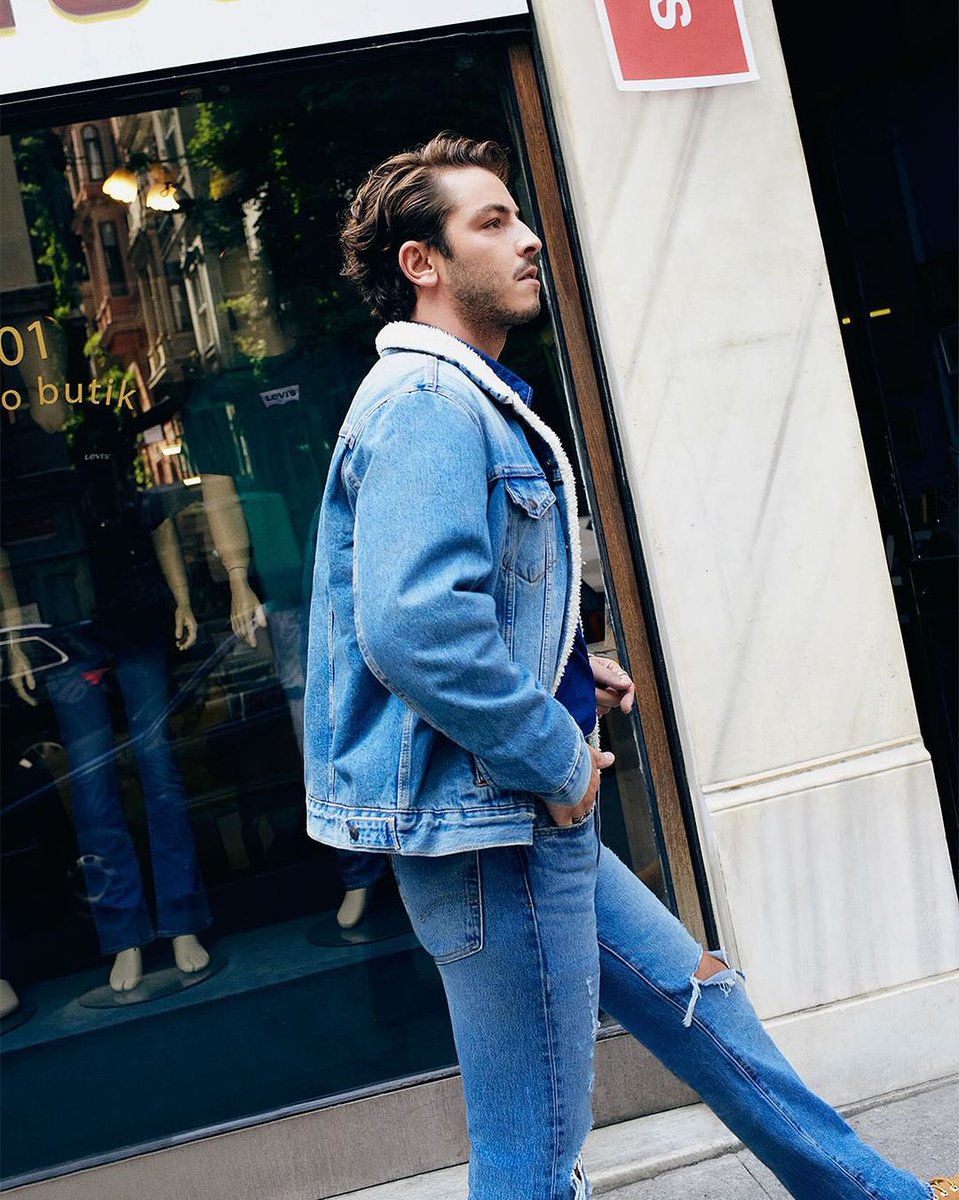 BoranKuzumDaily's tweet photo. Levi’s Türkiye’nin instagram hesabındaki gönderisinden #BoranKuzum.
‘501® kadar rahat, 501® kadar özgür, 501® kadar ikonik 💙’
#150YearsOf501 #LevisxBoranKuzum https://t.co/zOVf1JQ0Lr