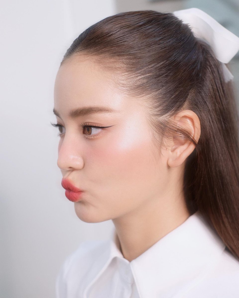 bow_fanclub's tweet photo. ต้าวโบว์น่ารักที่สุด
My style : @bowbowmldss 💕
Hair : @torrmonster 💈
@ttinapakk
@mombow_maylada
@bermb29
.
#first_makeup #firstmakeupstyle #firstmakeupthailand #makeupartistthailand
#โบว์เมลดา #แฟนโบว์
#bow_maylada #bow_fanclub
Cr. @first_make_up https://t.co/kAGbYfu5Di