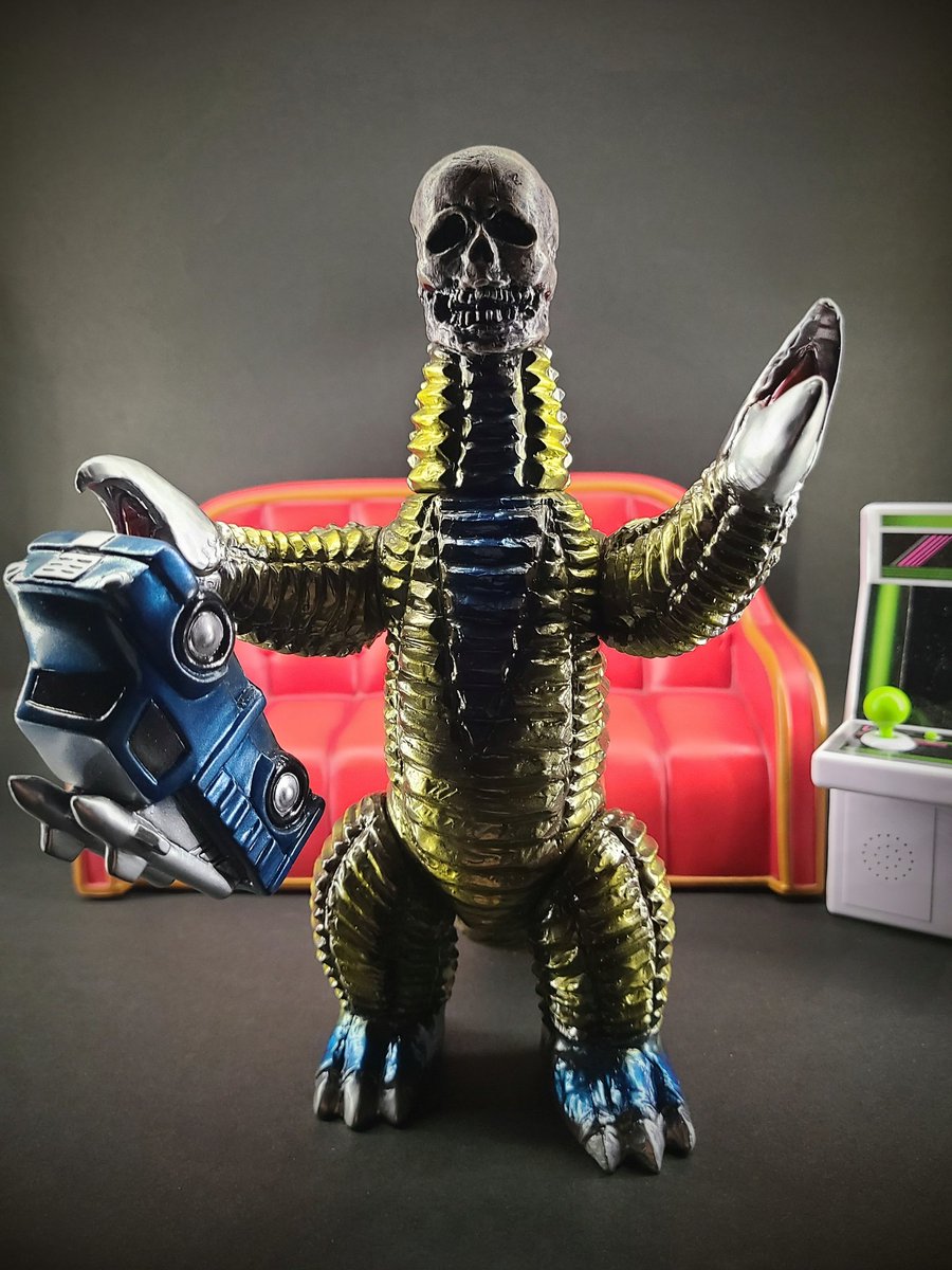 マーミットさんの銀座個展で受注されていたドクロ怪獣が届きました