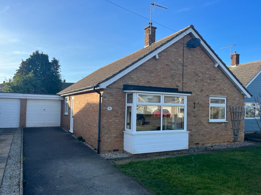 GobbittKirby's tweet image. * NEW AVAILABILITY TO LET *
WOODBRIDGE - Detached 3 bed bungalow with garage for long term let. Available now!!
onthemarket.com/details/129054…
zoopla.co.uk/to-rent/detail…
G&amp;amp;K Estates  01394 380330
#woodbridgebungalow #longtermlet #lifeonthelevel #detached #welovedogs