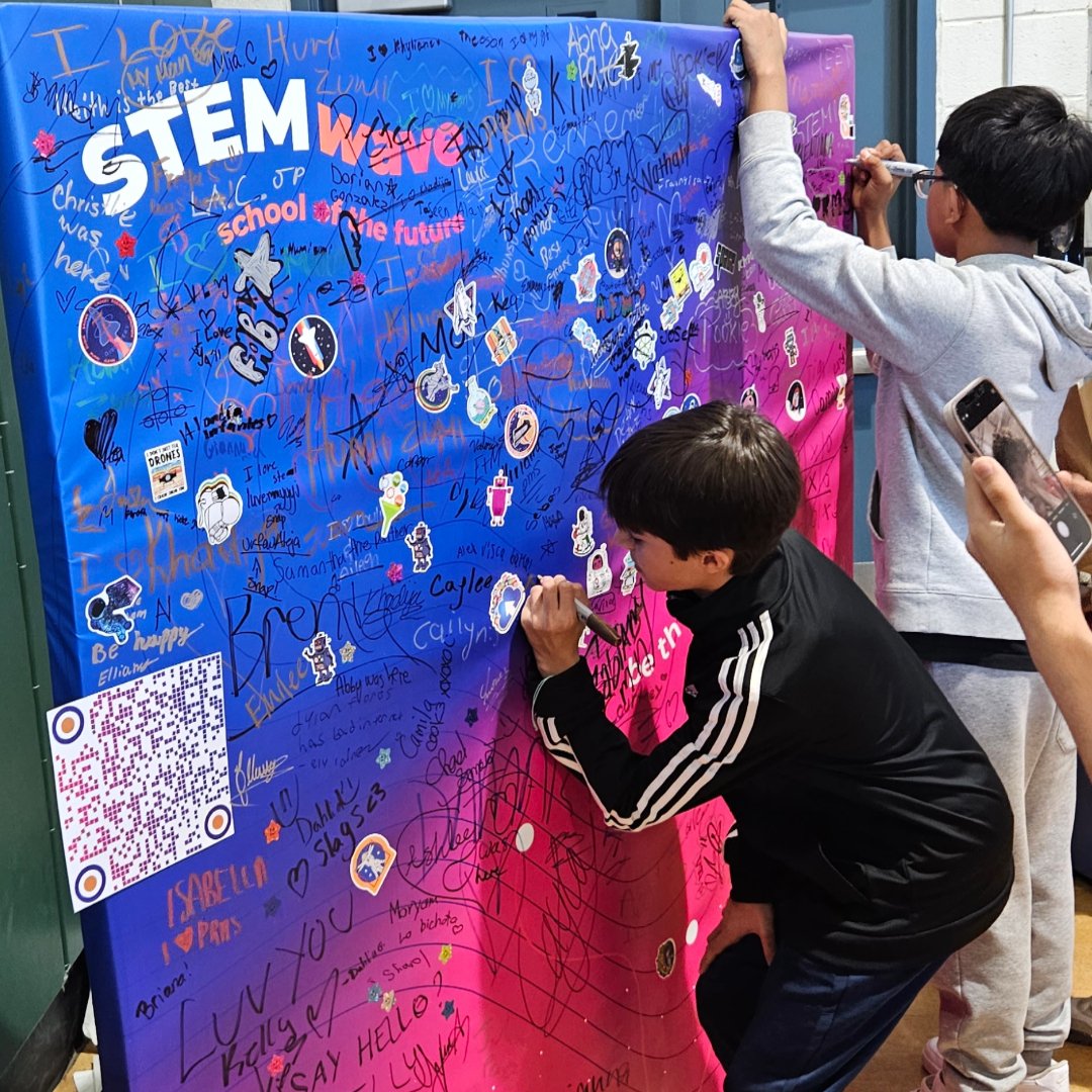 Post-pilot success in #Memphis, we're back with a bang in #Norwalk, CT! 🚀🚀
A huge thanks to <a href="/MilestoneC_STEM/">Milestone C</a> partners for an epic first US #STEMwaveDay at <a href="/PonusRidgeSTEAM/">Ponus Ridge STEAM Academy</a> 😍. Together, we're redefining STEM education across the States! 💪🏽❤ #education #innovation #tech #EdTech