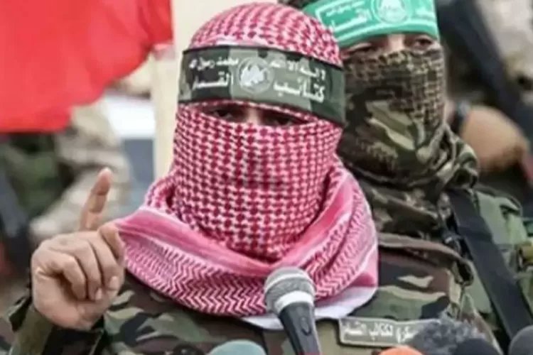 Zivarapm's tweet photo. Ketika Allah sudah menjadi sandaran mu, maka tidak ada seorangpun yang bisa menjatuhkan mu. 

Israel yang katanya mempunyai kekuatan militer yang canggih, dan didukung oleh negara negara besar, sampai hari ini tidak bisa mengalahkan seorang Abu Ubaidah. https://t.co/jpls3fFC8O