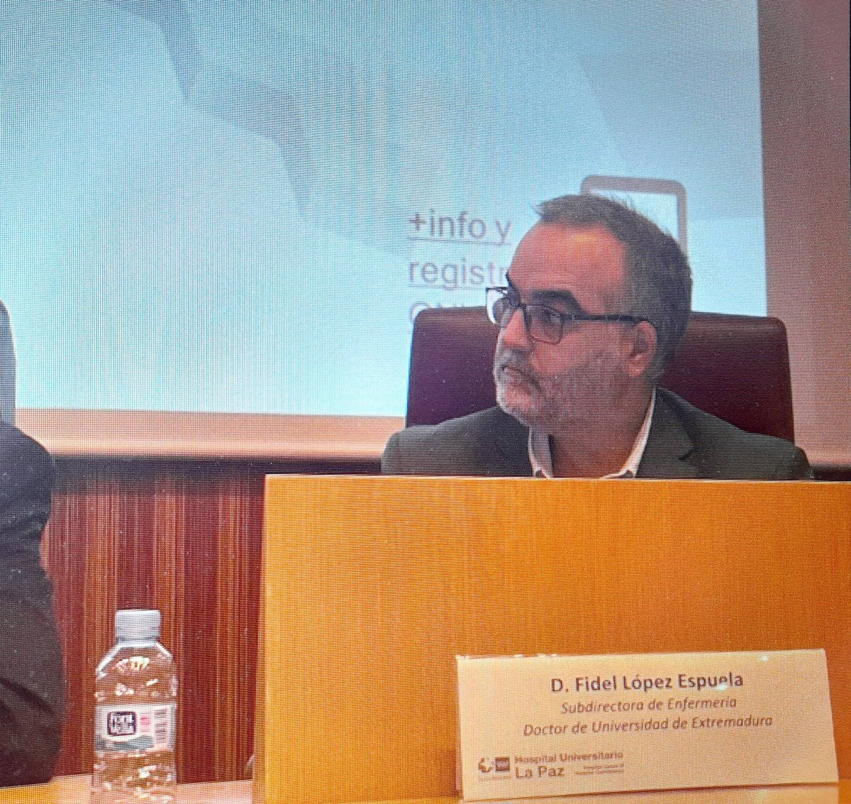 sedenered's tweet photo. Participación en #jdebateANDE "debate sobre pacientes,Sociedad e Investigación, de interés para enf gestoras "

 👉@LopezFidelesp vocal de docencia e Investigación de @sedenered " la enfermera gestora puede  investigar"

 @alendmes @TaniaHeBa @RevistaSEDENE https://t.co/lmOH31bqSW