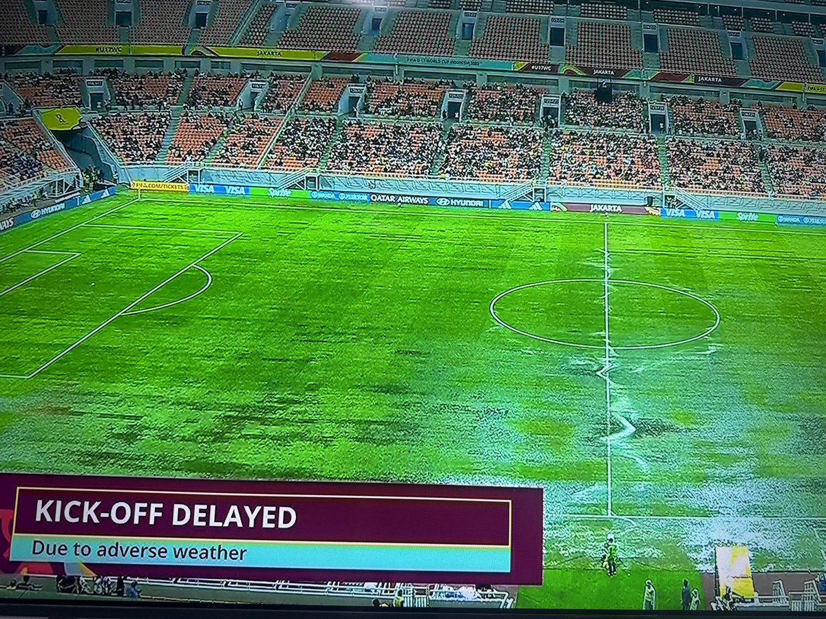 JIS kenapa bisa tergenang begini.
Akibat penggantian rumput yang gegabah.
Bikin malu aja.
Cc : <a href="/AryaSinulingga/">Arya Mahendra</a> <a href="/erickthohir/">Erick Thohir</a> <a href="/Reiza_Patters/">Katak Pembina 走れ包</a> <a href="/GeiszChalifah/">Geisz Chalifah</a>