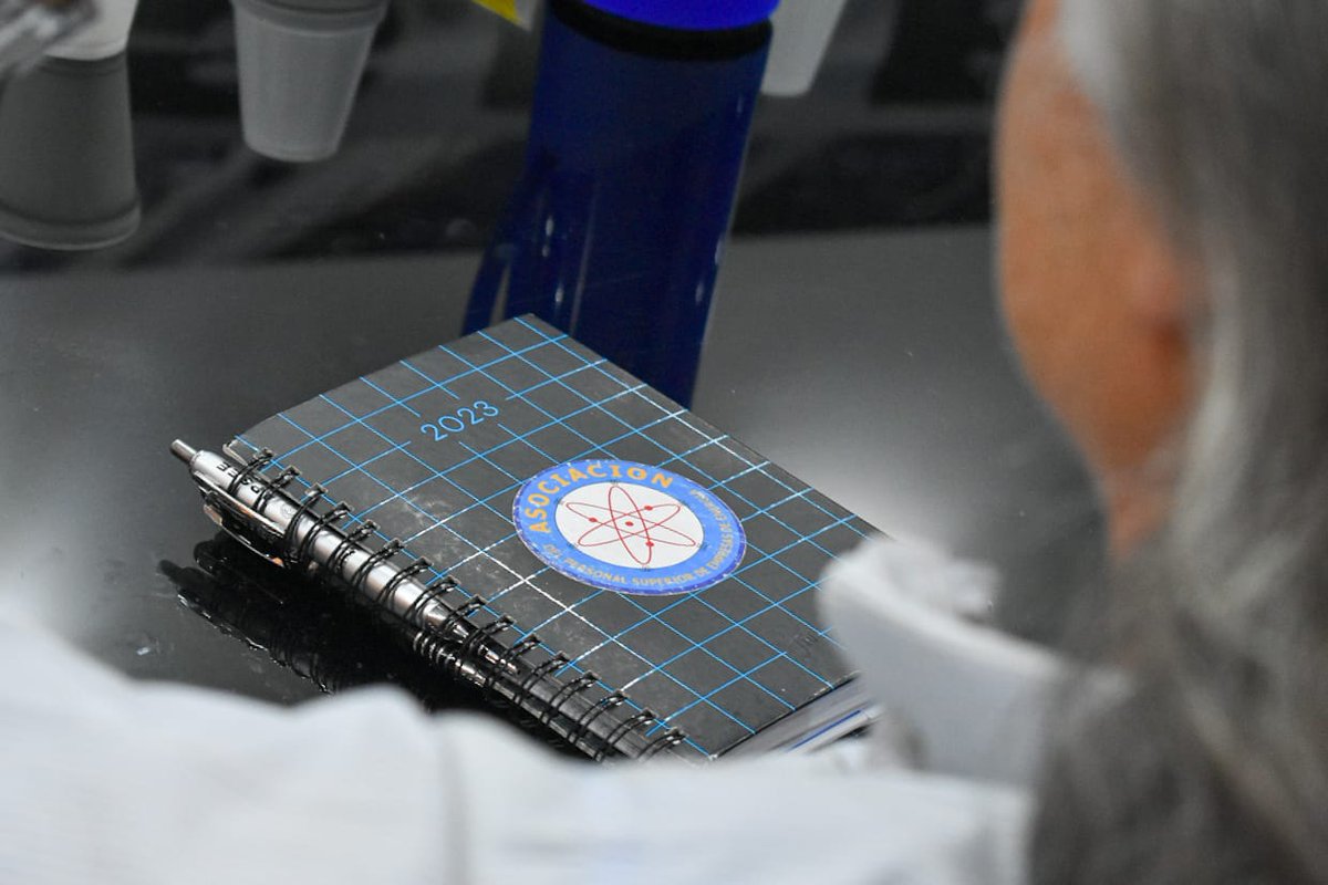 El dia Jueves realizamos en la sala de Consejo Directivo de APSEE una charla que estuvo a cargo del Director del IAETES el Lic. Mario Garberoglio y la Secretaria Tecnica Mara Rivera sobre Educación, Docencia y Trabajo.
🌐 iaetes.org.ar