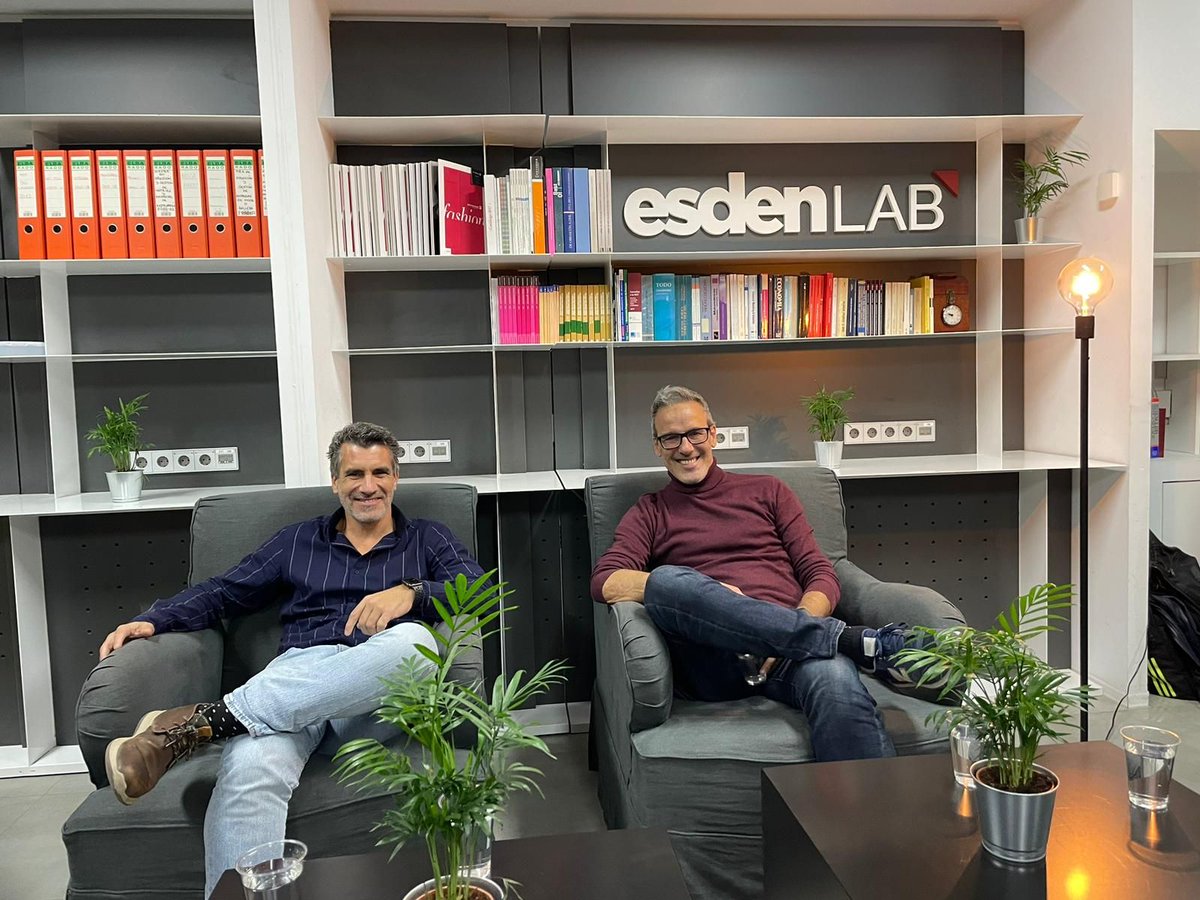 EsdenBS's tweet photo. ¡Esden Lab abre sus puertas, con una inauguración llena de talento y de emoción! Ayer, en la sede de Esden Business School de Madrid, arrancó #EsdenLab, nuestro nuevo laboratorio de talento 💡
Tuvimos el placer de contar con @davidcpvm, CEO y fundador de @unicoos ✨ https://t.co/eXDhSwV27M
