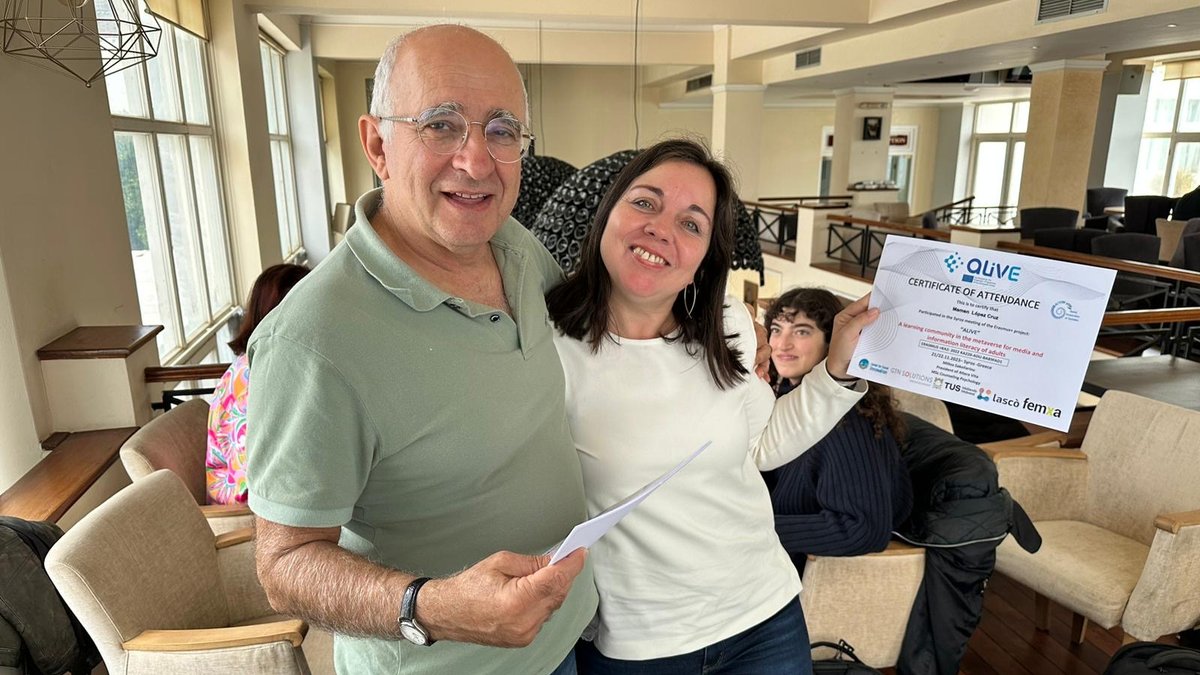 femxafx's tweet photo. Los días 21 y 22/11 tuvo lugar en Syros la segunda reunión transnacional de #aliveproject, con el objetivo de preparar los contenidos de la plataforma y diseñar el entorno tridimensional que ayudará a la alfabetización mediática y digital de nuestro público objetivo. + info: https://t.co/4XsOUFZOmG