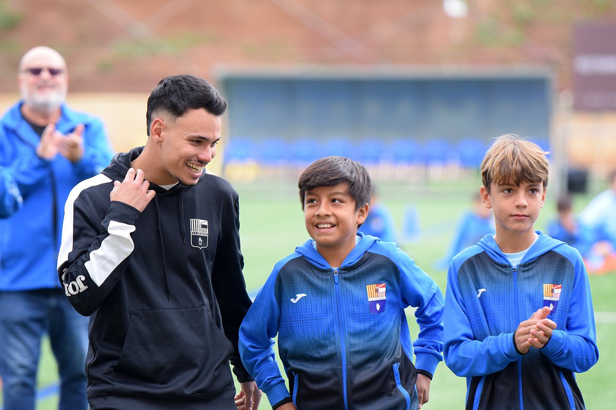 CFAEspluguenc's tweet photo. FUTBOL BASE | DISSABTE ENS VISITA EL BARÇA!

L’aleví A S12 us espera demà al Salt del Pi (12 h)! Reben la visita del FC Barcelona ✌🏻

Quart contra segon en un gran partit! 

#SomEspluguenc | #Esplugues https://t.co/2UFj1CuFMZ
