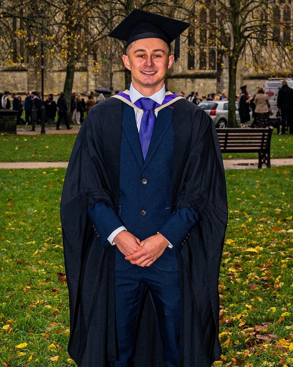 tomhjournalism's tweet photo. Delighted to say I graduated last week from the University of Winchester with a first in Journalism 🎓

A huge thank you to the lecturers at @winchesterjournalism for your amazing support throughout the 3 years, along with friends and family that I am truly blessed to have. https://t.co/6LUUCKRB2g