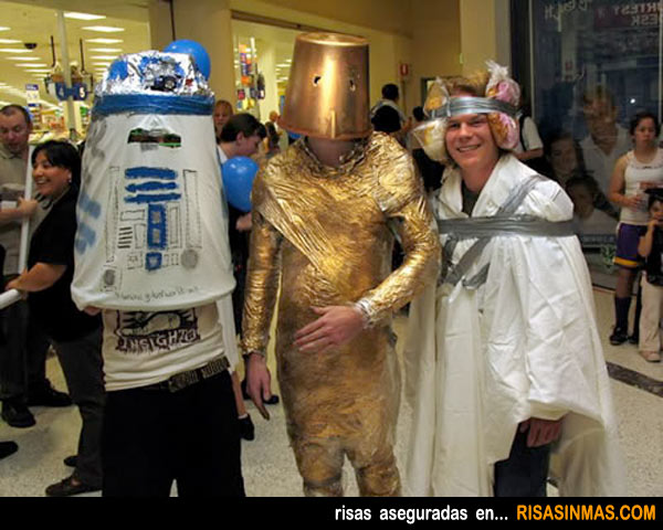 llenthalben's tweet photo. @FFeigling @sumlenny @ulrikeguerot Von links nach rechts: 
D2-?, Popo-C3, Obi-Wan Schwurbi et Orbi https://t.co/yI6FUwr9aR