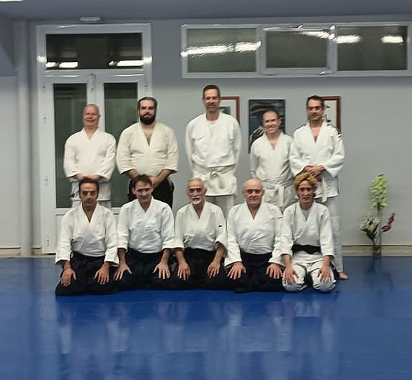 AikidoColmenarV's tweet photo. Nuestra compañera Mercedes ha hecho un excelente examen de primer dan.
Tuvimos el lujo de Tener en la presidencia del tribunal examinador a Guillermo Renedo que le entregó su primer Cinturón negro.
Muchas gracias Guillermo y ¡enhorabuena Mercedes! https://t.co/bA8biCXRvC