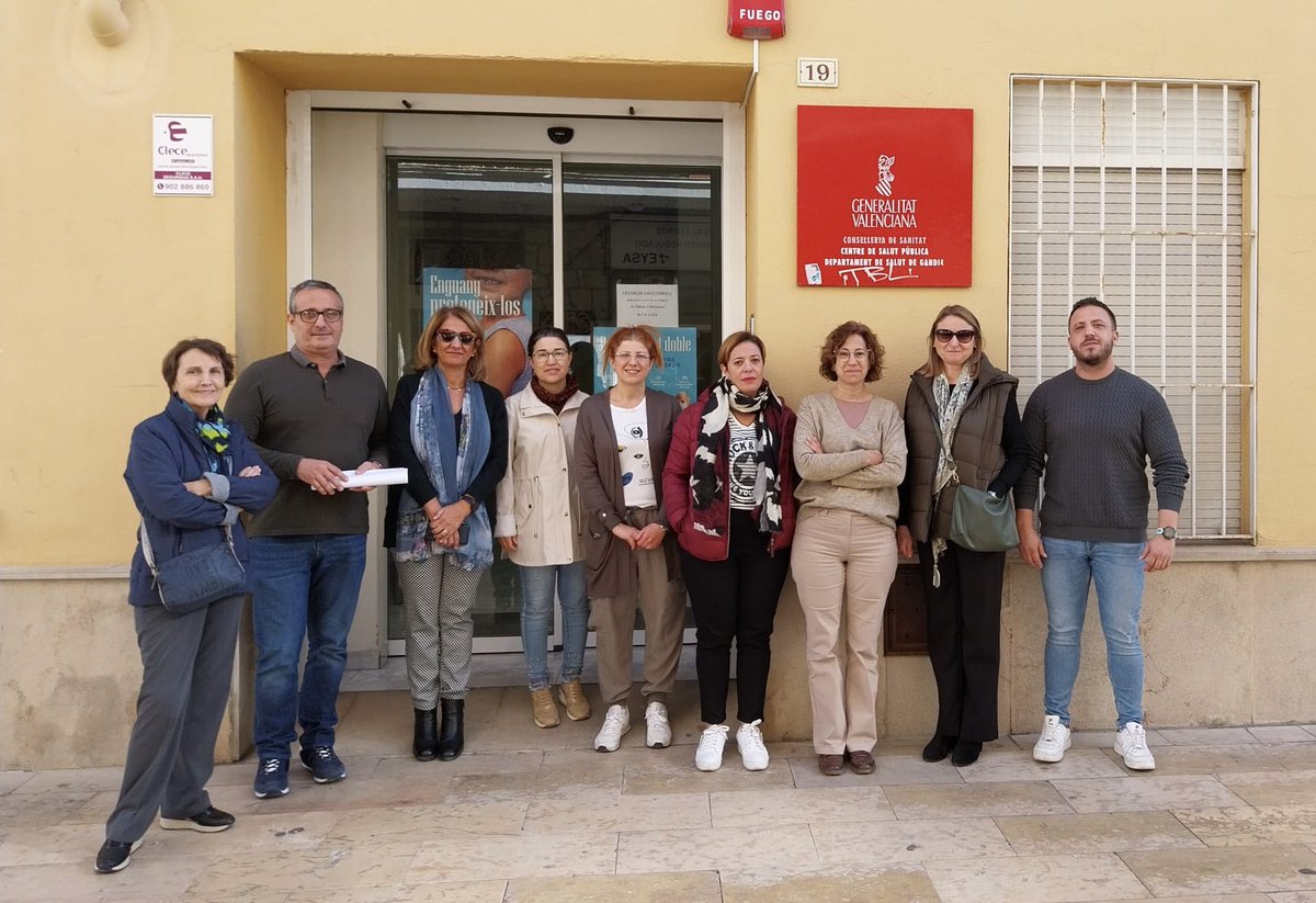 GVAhgandia's tweet photo. 🟣La violència fa mal. Molt. Física o emocional. Fa mal.
Pero no hauria de fer mal només a elles.
Que esta xacra continue matant ens ha de fer mal a totes i a tots.
I des de @GVAhgandia continuarem lluitant per l’eliminació de la violencia contra les dones. #25N https://t.co/IDkK0g0MUv