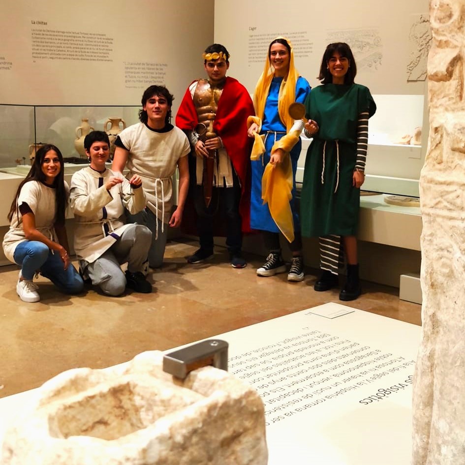 Ahir vam fer un viatge al passat amb els mestres del futur!! @Tortosa @universitatURV #museudetortosa