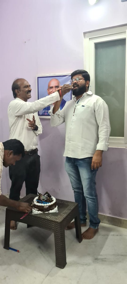 BspDivision's tweet photo. బహుజన్ సమాజ్ పార్టీ రాష్ట్ర అధ్యక్షులు డాక్టర్ ఆర్ఎస్ ప్రవీణ్ కుమార్ సార్ గారి జన్మదిన  వేడుకల్లో బంజారాహిల్స్ NBT నగర్ బస్తీ  బీఎస్పీ పార్టీ నాయకులు నాయకురాలు ఇట్టి కార్యక్రమాన్ని విజయవంతం చేయడం జరిగింది. జై భీమ్ జై బి ఎస్ పి. జే ఆర్ ఎస్ పి🇪🇺🐘🇪🇺
#HBDPraveenSir @RSPraveenSwaero https://t.co/XzgjIria2t